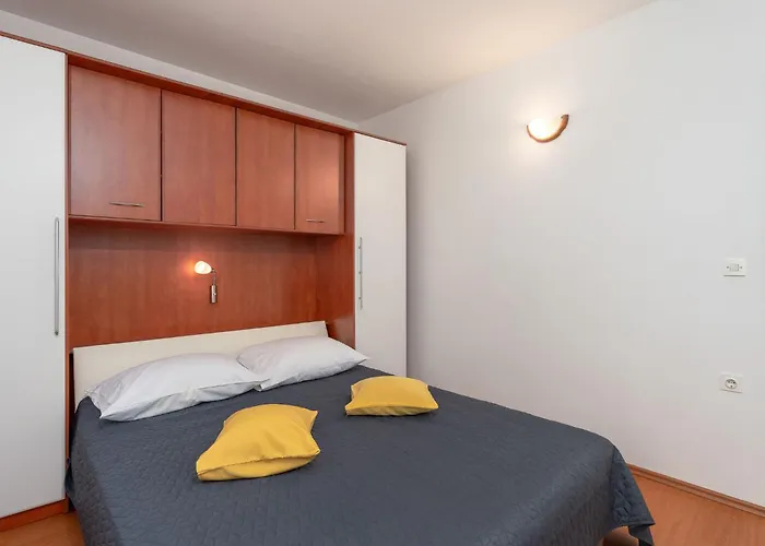 Nyaraló Nikolina By Interhome *