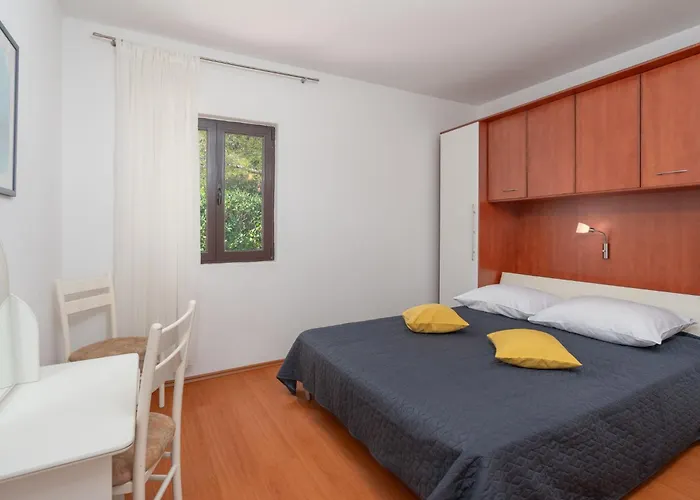 Nyaraló Nikolina By Interhome Vir